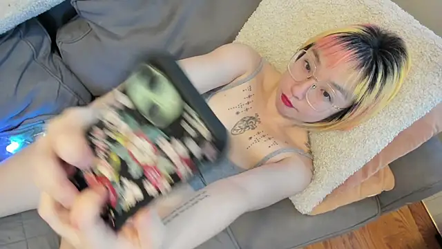 luxgray online show from December 2024 09:37:01 PM