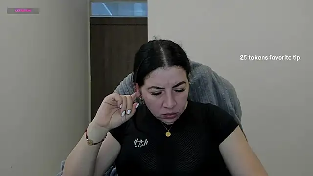 Snapshot of Im_coco chatting on January 2025 02:32:01 PM Im coco online show from January 2025 02:32:01 PM