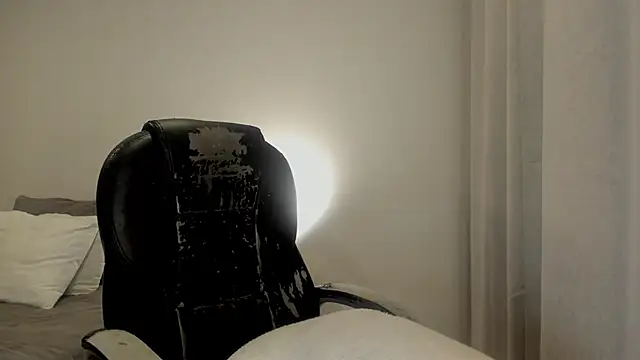 Snapshot of Im_coco chatting on November 2025 01:36:01 AM Im coco online show from November 2025 01:36:01 AM