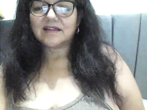 Snapshot of kassandra02 chatting on October 2025 02:05:02 PM kassandra02 online show from October 2025 02:05:02 PM