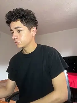 Snapshot of DavidfullOFlove chatting on February 2025 06:37:01 PM DavidfullOFlove online show from February 2025 06:37:01 PM