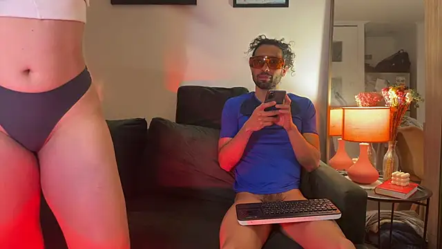 Snapshot of Redfloweer1 chatting on September 2025 01:10:01 AM Redfloweer1 online show from September 2025 01:10:01 AM