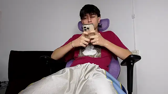 Snapshot of alex_connorr chatting on July 2026 11:25:02 PM alex connorr online show from July 2026 11:25:02 PM