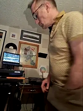 Snapshot of bibananaman chatting on June 2026 01:52:01 AM bibananaman online show from June 2026 01:52:01 AM