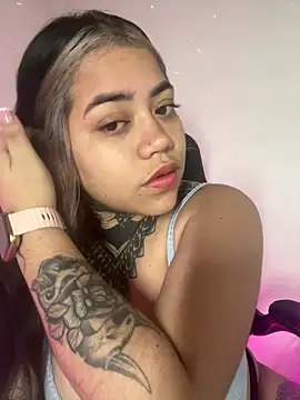 Snapshot of aliensexy chatting on January 2026 11:25:01 PM aliensexy online show from January 2026 11:25:01 PM