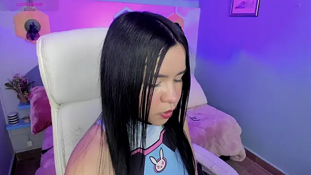 Snapshot of Hanna__Becker_ chatting on December 2024 04:23:02 AM Hanna  Becker  online show from December 2024 04:23:02 AM