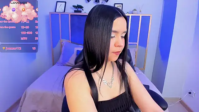 Hanna  Becker  online show from November 2025 12:28:02 PM