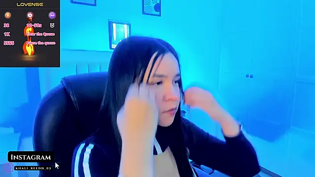 Hanna  Becker  online show from December 2025 12:17:01 AM