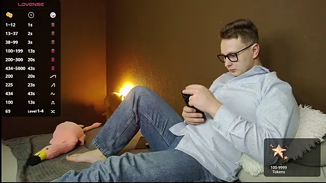 charlie smiley online show from November 2025 02:44:02 AM