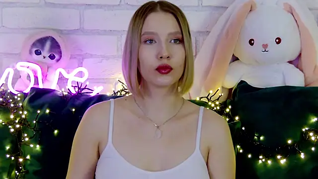 LiliLinn online show from March 2025 02:21:02 PM