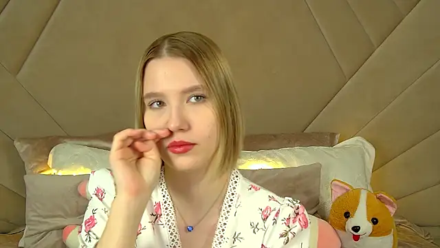 LiliLinn online show from March 2025 05:12:02 AM