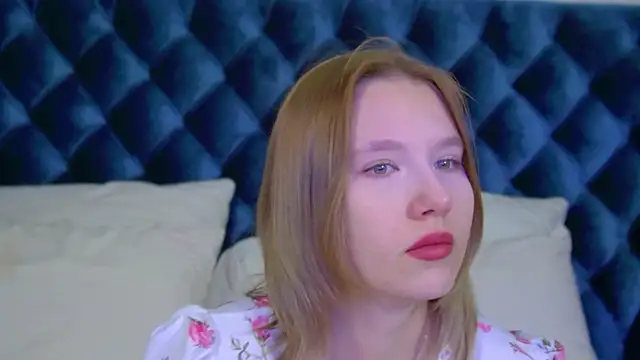 LiliLinn online show from October 2025 04:13:01 AM