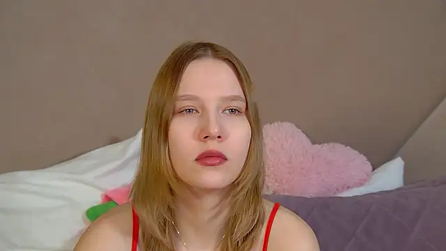 LiliLinn online show from March 2026 05:08:02 AM