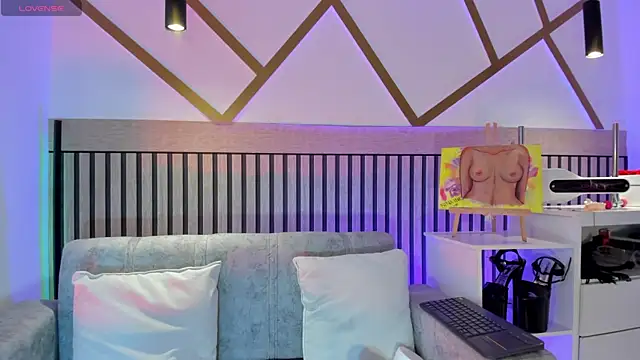 Snapshot of NinaInk chatting on March 2026 04:12:01 PM NinaInk online show from March 2026 04:12:01 PM