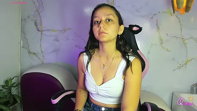 Snapshot of katy_sweet19 chatting on May 2026 10:32:02 AM katy sweet19 online show from May 2026 10:32:02 AM
