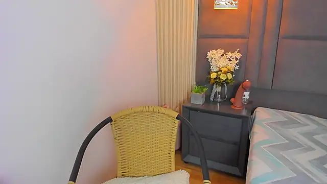 ElaEndez  online show from February 2025 12:37:01 PM