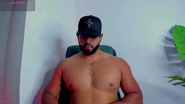 Snapshot of noah_crux chatting on June 2026 08:33:02 PM noah crux online show from June 2026 08:33:02 PM