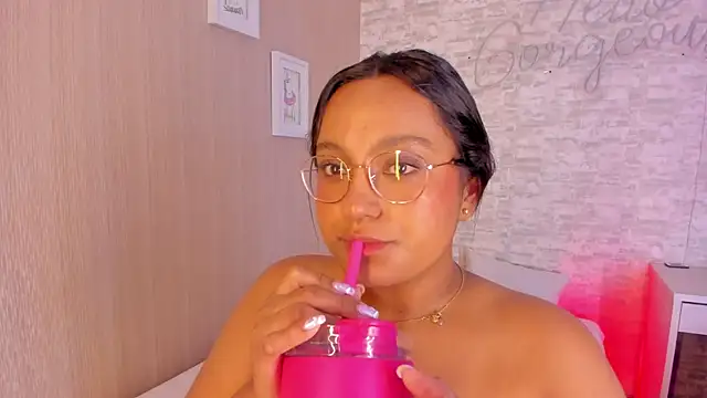 Snapshot of ellamontoya chatting on February 2025 10:56:02 AM ellamontoya online show from February 2025 10:56:02 AM