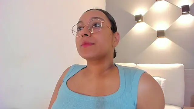 Snapshot of ellamontoya chatting on October 2025 10:49:02 AM ellamontoya online show from October 2025 10:49:02 AM
