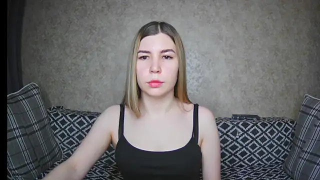 ElllaNuar online show from December 2024 01:21:01 AM