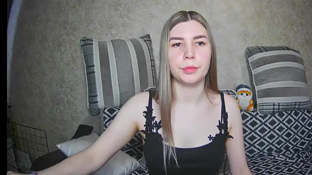 ElllaNuar online show from March 2025 04:40:02 AM