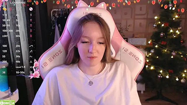 MoonlishSiren online show from December 2024 09:05:02 AM