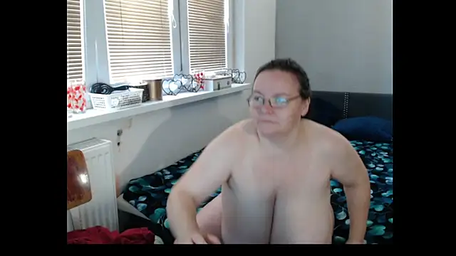 Snapshot of Sweetboobs chatting on June 2026 07:52:01 AM Sweetboobs online show from June 2026 07:52:01 AM