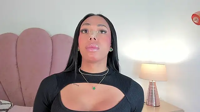 Nicole Paradise online show from December 2025 12:21:02 PM