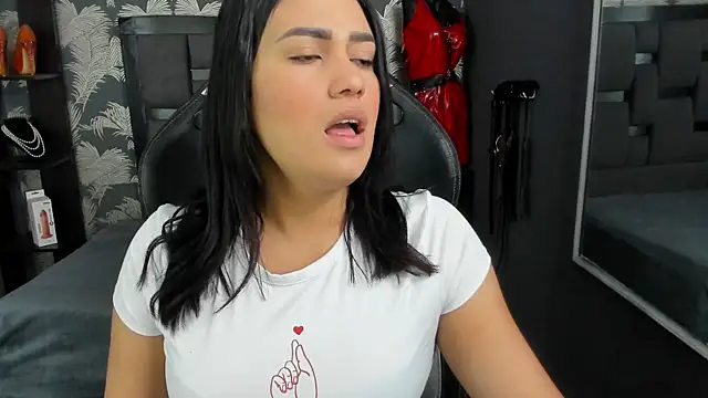Snapshot of Cumming_Tiffani chatting on October 2025 12:35:02 PM Cumming Tiffani online show from October 2025 12:35:02 PM