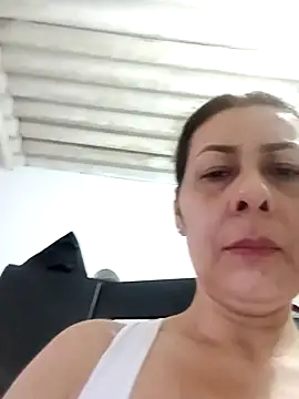 Mia-funny20 online show from February 2025 07:52:02 PM