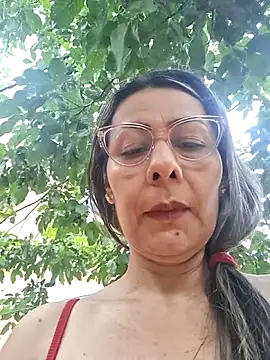 Snapshot of Mia-funny20 chatting on June 2026 04:04:02 PM Mia-funny20 online show from June 2026 04:04:02 PM