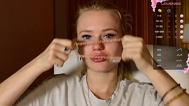 LexieLoree online show from December 2024 07:54:02 AM