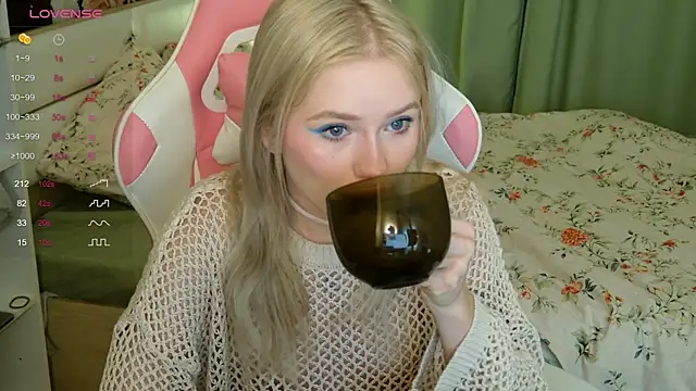 LexieLoree online show from October 2025 03:04:01 AM