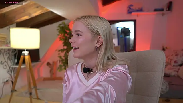 LexieLoree online show from February 2026 04:08:01 AM