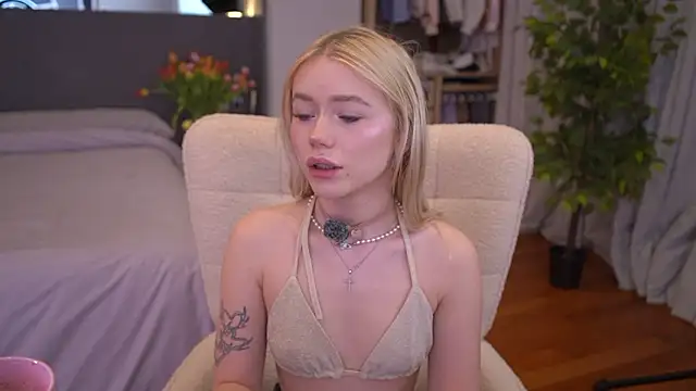 LexieLoree online show from March 2026 03:13:01 AM