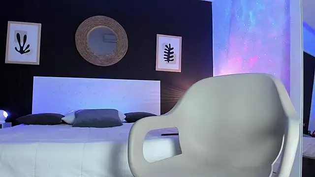 VioletPaket online show from December 2024 01:43:01 AM