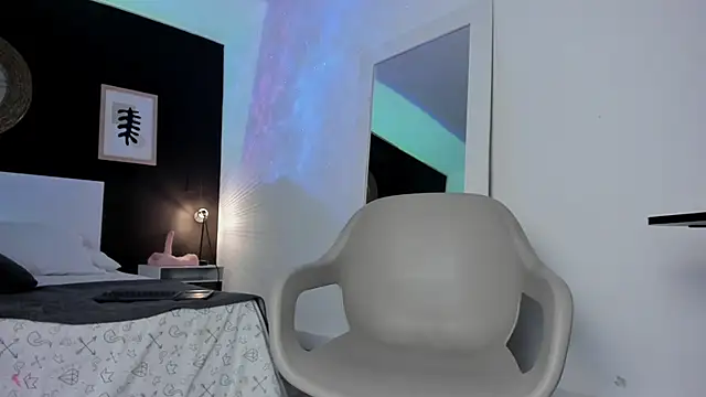 VioletPaket online show from February 2025 09:04:01 PM