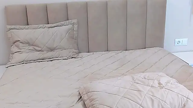 lulu wolf online show from April 2026 02:51:02 AM