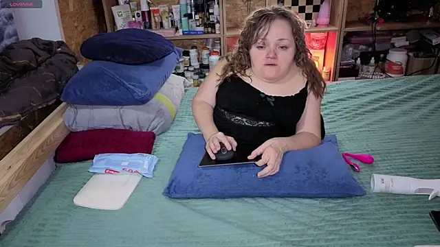 MiniNatalie online show from December 2025 10:57:02 AM