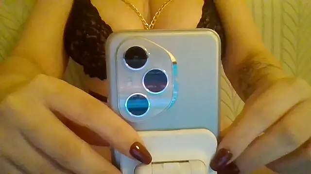 Snapshot of Twerkqueenn chatting on November 2025 11:48:02 PM Twerkqueenn online show from November 2025 11:48:02 PM