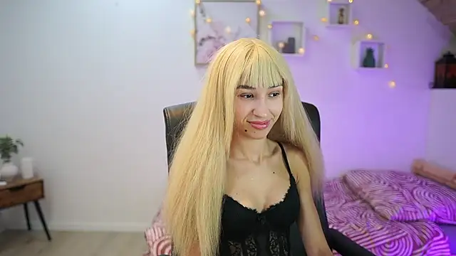 Snapshot of Amai__Liu chatting on November 2025 06:52:02 PM Amai Liu online show from November 2025 06:52:02 PM