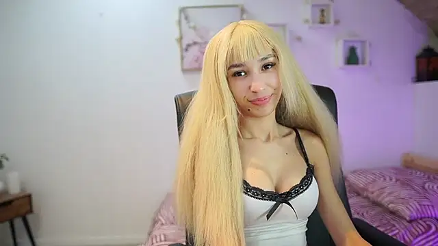 Snapshot of Amai__Liu chatting on November 2025 07:13:01 PM Amai Liu online show from November 2025 07:13:01 PM