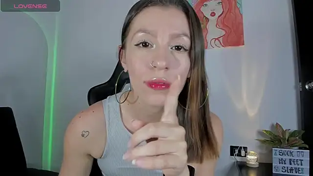 Snapshot of roxanne_jones1 chatting on April 2026 07:58:01 PM roxanne jones1 online show from April 2026 07:58:01 PM
