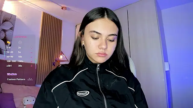 mia nevaeh online show from March 2026 09:31:01 PM