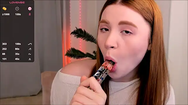 Snapshot of Freckle_Diyana chatting on January 2025 09:25:01 PM Freckle Diyana online show from January 2025 09:25:01 PM