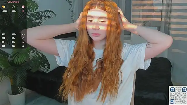 Snapshot of Freckle_Diyana chatting on February 2025 10:42:02 PM Freckle Diyana online show from February 2025 10:42:02 PM