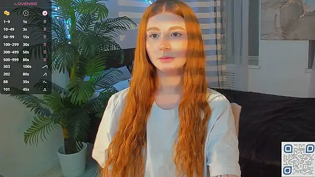 Snapshot of Freckle_Diyana chatting on February 2025 01:46:02 AM Freckle Diyana online show from February 2025 01:46:02 AM