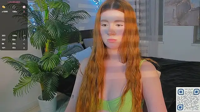 Snapshot of Freckle_Diyana chatting on February 2025 04:49:01 AM Freckle Diyana online show from February 2025 04:49:01 AM