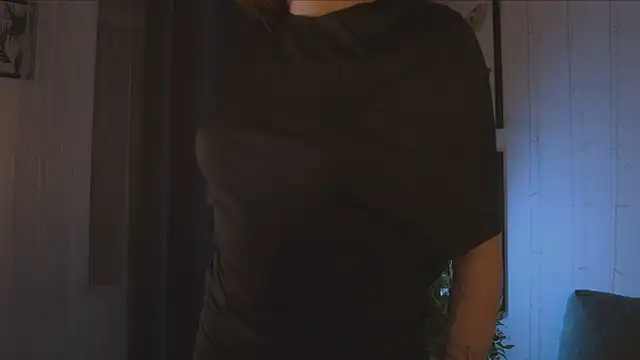 Snapshot of Freckle_Diyana chatting on October 2025 10:16:01 PM Freckle Diyana online show from October 2025 10:16:01 PM