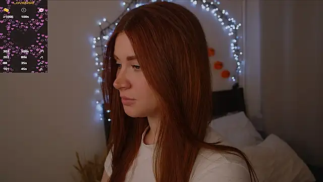 Snapshot of Freckle_Diyana chatting on October 2025 09:35:02 PM Freckle Diyana online show from October 2025 09:35:02 PM